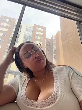 Eyssha online show from March 5, 2026, 2:24 pm