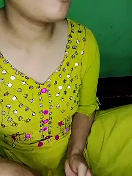 Snapshot of CollegeGrill chatting on February 22, 2026, 9:19 am CollegeGrill online show from February 22, 2026, 9:19 am