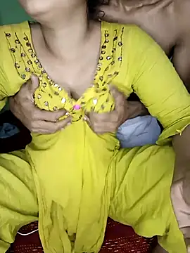 Snapshot of CollegeGrill chatting on February 22, 2026, 10:08 pm CollegeGrill online show from February 22, 2026, 10:08 pm