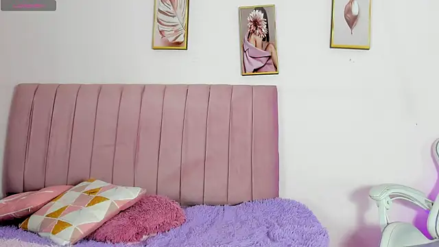 Zoow bluussh online show from April 14, 2026, 12:00 pm