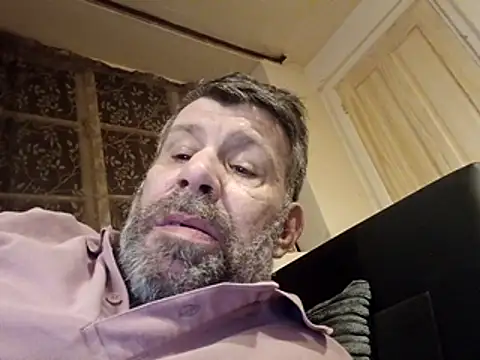 stud2512 online show from March 18, 2026, 9:40 pm