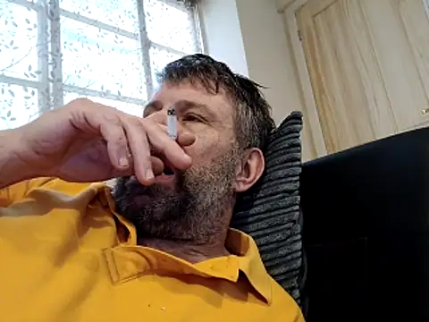 stud2512 online show from April 13, 2026, 4:12 pm