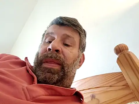 stud2512 online show from April 17, 2026, 9:45 am