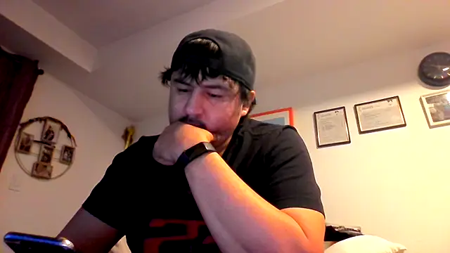 Snapshot of Bouncywarrior chatting on February 27, 2026, 3:17 am Bouncywarrior online show from February 27, 2026, 3:17 am