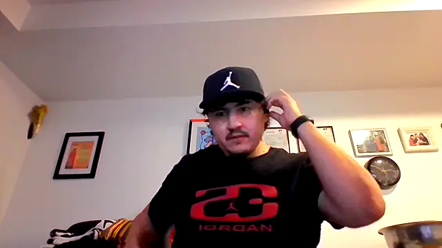 Snapshot of Bouncywarrior chatting on March 27, 2026, 6:52 am Bouncywarrior online show from March 27, 2026, 6:52 am
