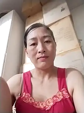 lris-Beauty77 online show from April 1, 2026, 3:09 pm