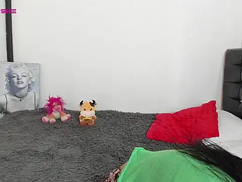 LatinaQueen23 online show from March 14, 2026, 1:49 pm