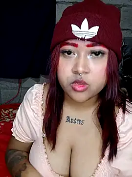 Snapshot of la_rojita chatting on February 24, 2026, 10:30 pm la rojita online show from February 24, 2026, 10:30 pm