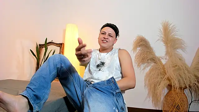 Snapshot of SamJoness_ chatting on February 26, 2026, 7:35 pm SamJoness online show from February 26, 2026, 7:35 pm