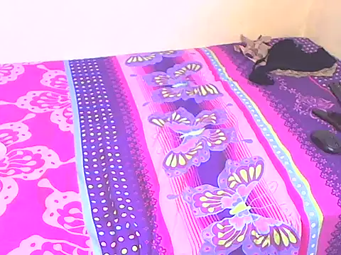 SweetChubbyQueen online show from February 25, 2026, 5:06 am