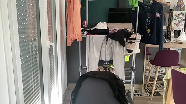 Minmoi1984 online show from April 13, 2026, 9:04 am