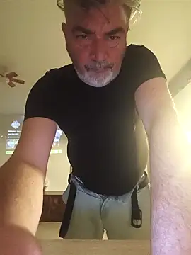 eruzam59000 online show from April 3, 2026, 9:35 pm