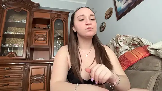 jeje0033 online show from April 16, 2026, 1:45 pm