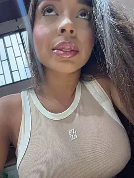 Snapshot of AnnyVega__ chatting on July 1, 2026, 9:14 pm AnnyVega online show from July 1, 2026, 9:14 pm