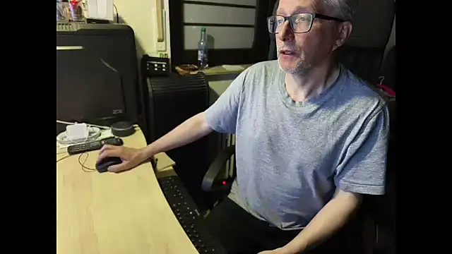 loenne1 online show from March 28, 2026, 9:47 pm