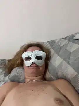 Snapshot of Cristal2342 chatting on February 27, 2026, 1:38 am Cristal2342 online show from February 27, 2026, 1:38 am