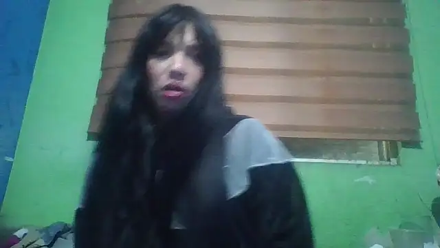 Soylilayblue online show from May 17, 2026, 7:17 am
