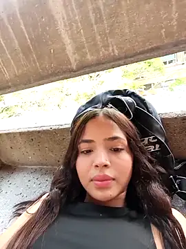 Snapshot of Sexy_cloe_outdoors chatting on February 25, 2026, 5:00 pm Sexy cloe outdoors online show from February 25, 2026, 5:00 pm