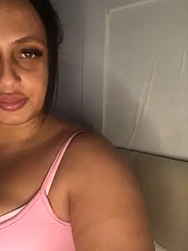 mayawesttt online show from March 5, 2026, 1:18 pm