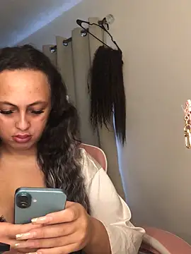 mayawesttt online show from March 8, 2026, 2:43 pm