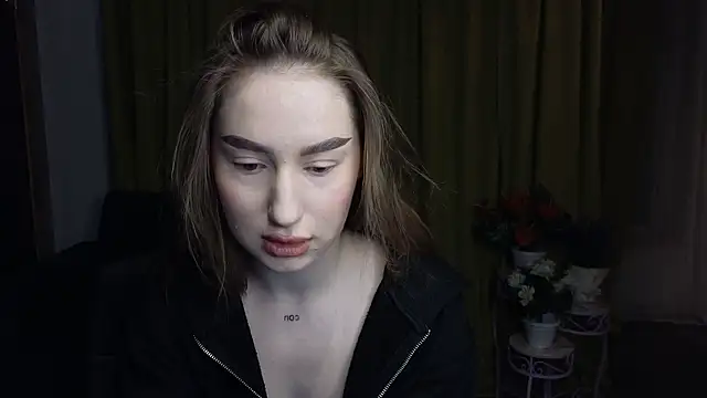 Snapshot of AlicaFoxis chatting on February 22, 2026, 7:01 pm AlicaFoxis online show from February 22, 2026, 7:01 pm