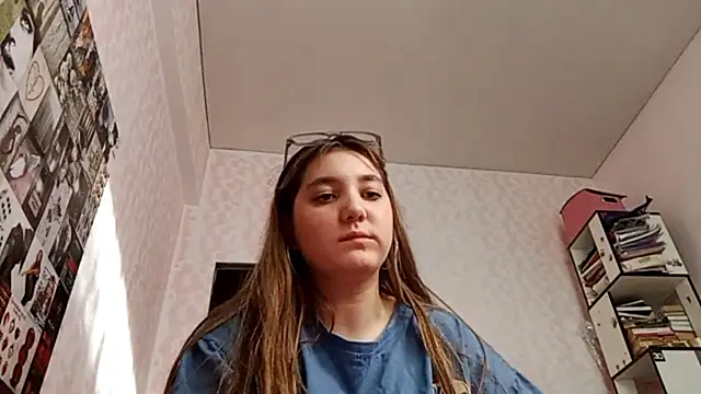 Snapshot of JanineThielman chatting on June 19, 2026, 12:09 pm JanineThielman online show from June 19, 2026, 12:09 pm