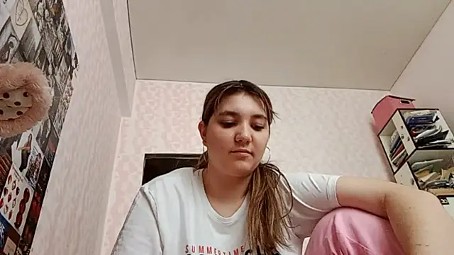 Snapshot of JanineThielman chatting on July 11, 2026, 6:38 am JanineThielman online show from July 11, 2026, 6:38 am