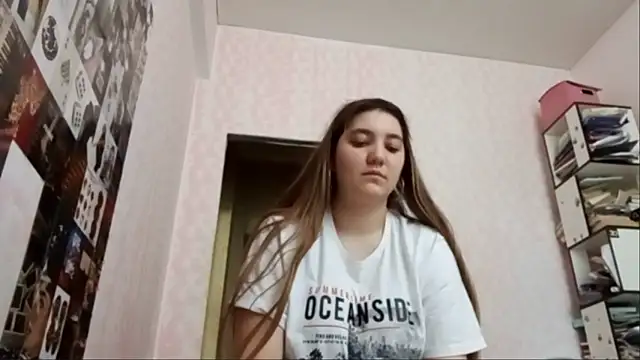 Snapshot of JanineThielman chatting on July 12, 2026, 5:20 am JanineThielman online show from July 12, 2026, 5:20 am