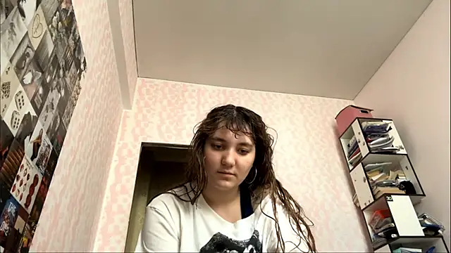 Snapshot of JanineThielman chatting on July 17, 2026, 10:22 am JanineThielman online show from July 17, 2026, 10:22 am