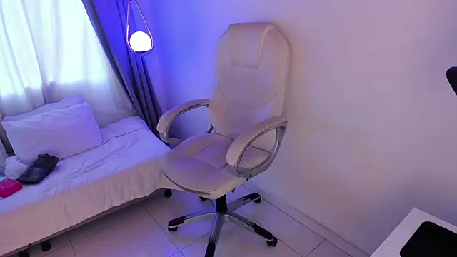 NixieSterling online show from March 16, 2026, 8:02 pm