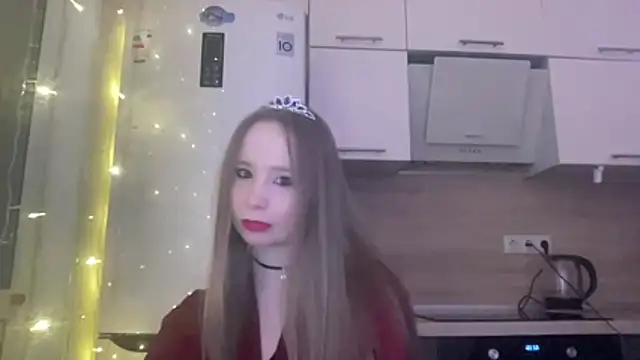 cutefoxieee online show from March 10, 2026, 5:40 pm