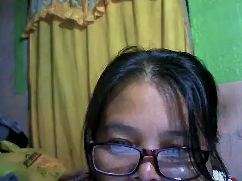 Flowerblossom123 online show from May 5, 2026, 7:11 pm