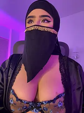 Snapshot of Yasmin_cute chatting on July 13, 2026, 6:22 pm Yasmin cute online show from July 13, 2026, 6:22 pm