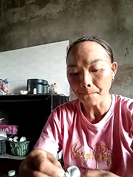 elen8800 online show from March 2, 2026, 4:25 am