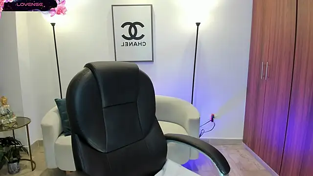 Samantha-evanss online show from March 8, 2026, 3:43 am