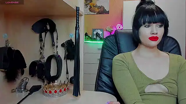 Snapshot of KristiTopxx chatting on June 3, 2026, 6:35 pm KristiTopxx online show from June 3, 2026, 6:35 pm