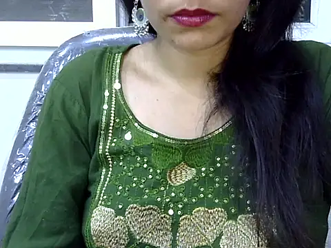 Neha Sharma2 online show from May 7, 2026, 2:33 pm