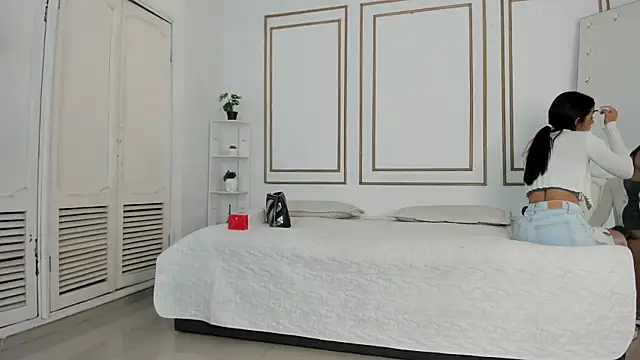 emily gaviria1 online show from March 28, 2026, 12:16 pm