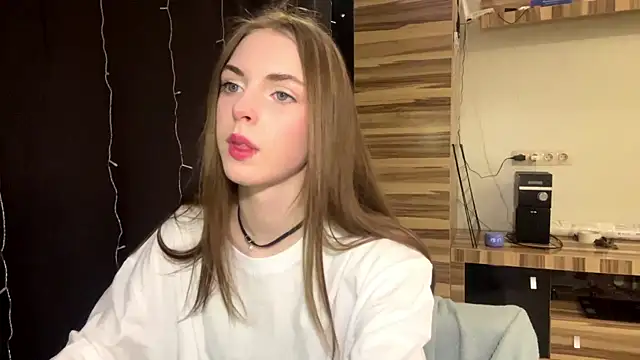 Snapshot of PollyDream chatting on February 25, 2026, 4:16 pm PollyDream online show from February 25, 2026, 4:16 pm