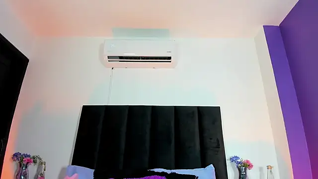 scarlet  ray  online show from March 24, 2026, 10:42 am