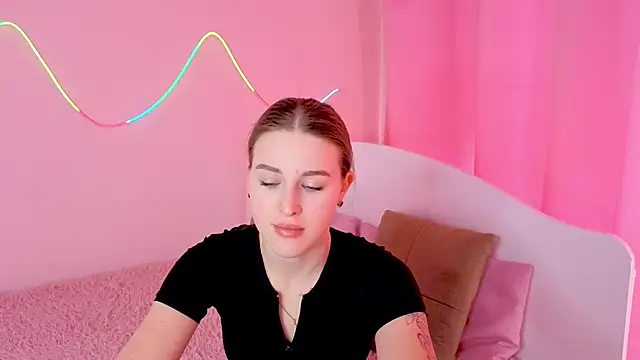 Snapshot of Violettta_doll chatting on February 28, 2026, 10:27 am Violettta doll online show from February 28, 2026, 10:27 am