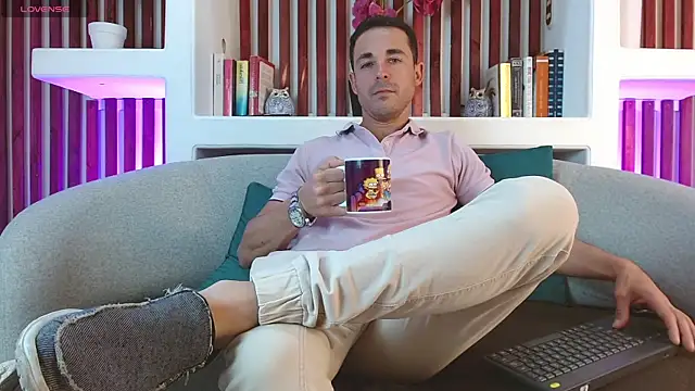 Adams Sanz online show from March 27, 2026, 7:24 pm