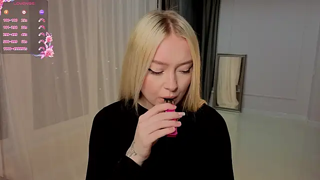 ChristinBland online show from March 13, 2026, 7:53 pm