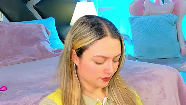 Snapshot of Giigii_Hadid_ chatting on February 25, 2026, 8:18 pm Giigii Hadid online show from February 25, 2026, 8:18 pm