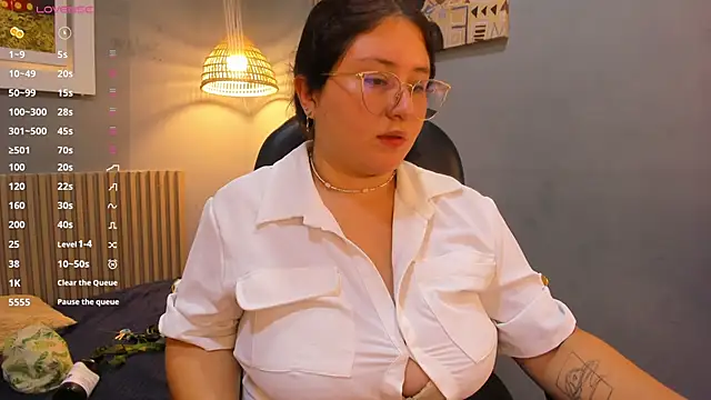 Snapshot of sienna_cavalli chatting on March 1, 2026, 12:40 pm sienna cavalli online show from March 1, 2026, 12:40 pm