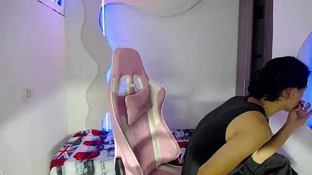 Larry craft online show from April 11, 2026, 8:13 pm