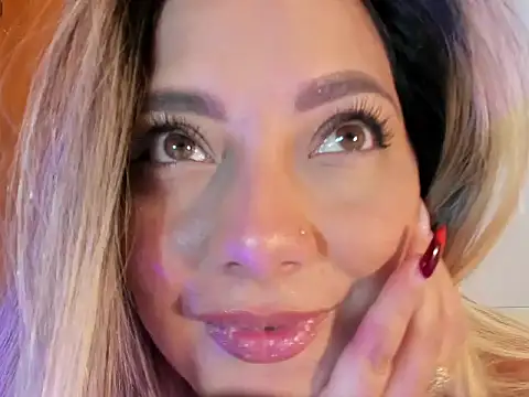 FoxxySweet online show from April 14, 2026, 2:23 pm