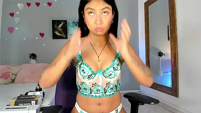 Snapshot of KimTaylorW chatting on March 2, 2026, 8:26 pm KimTaylorW online show from March 2, 2026, 8:26 pm