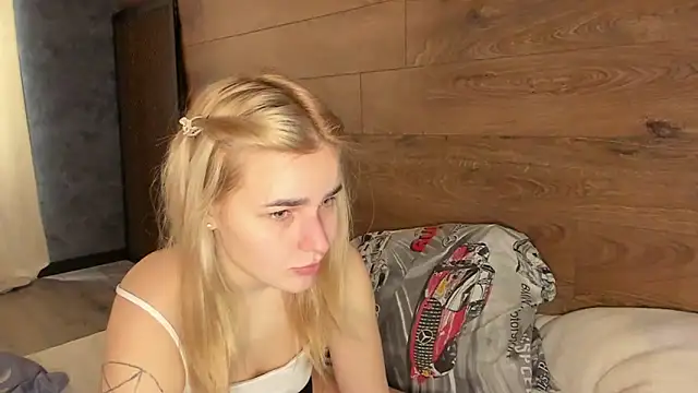 AmmyLuu online show from April 10, 2026, 11:26 am