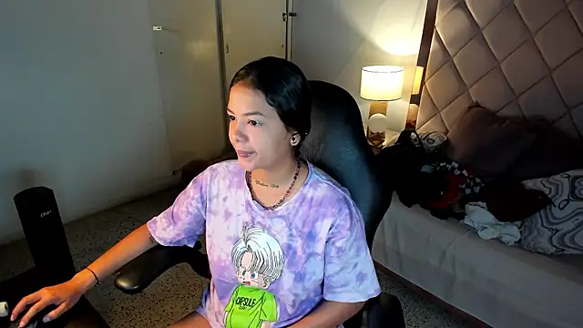 dulce lyraa1 online show from June 24, 2026, 5:06 am